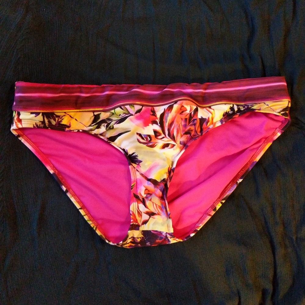 Title Nine Print Bottoms